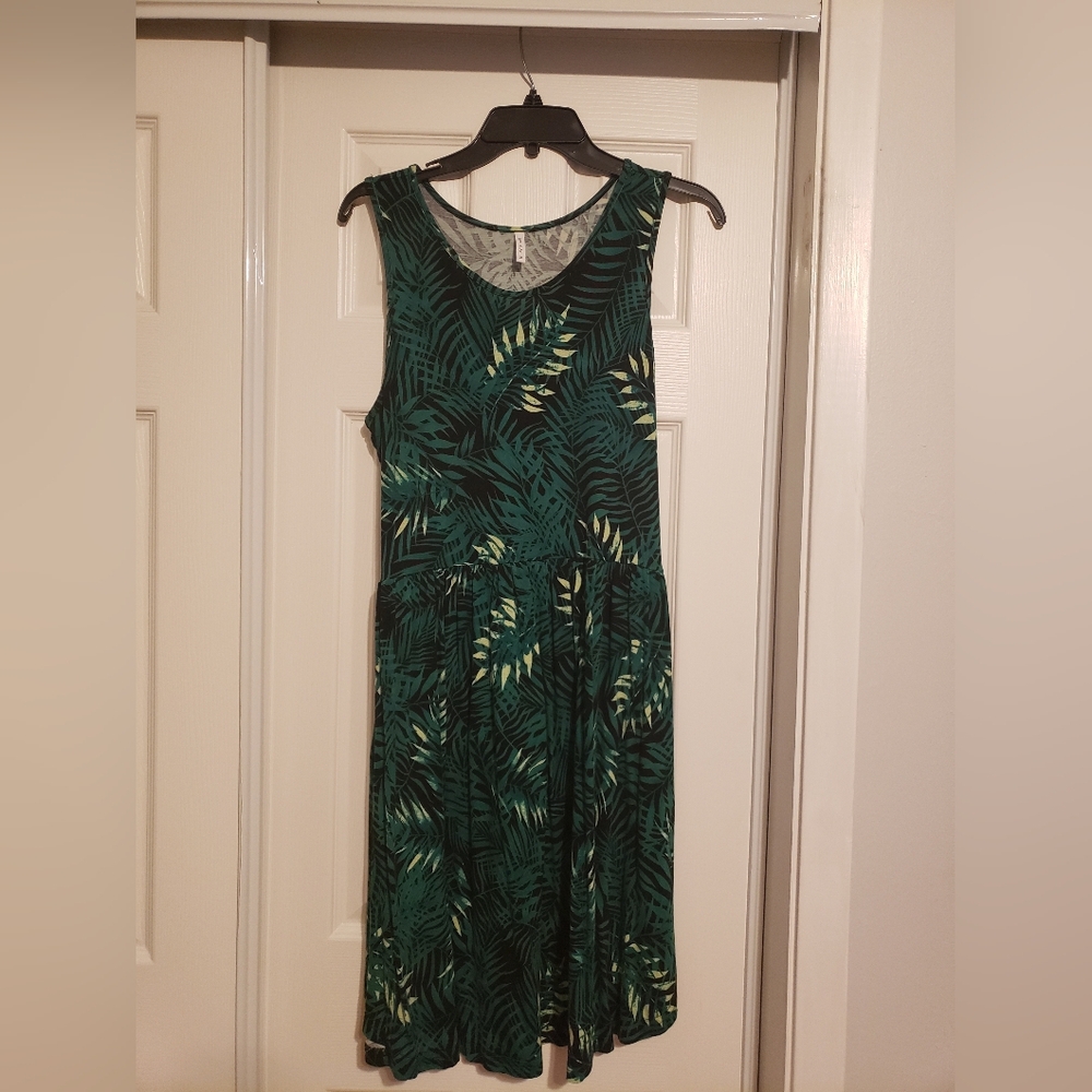 Leafy Green Sleeveless Midi Dress